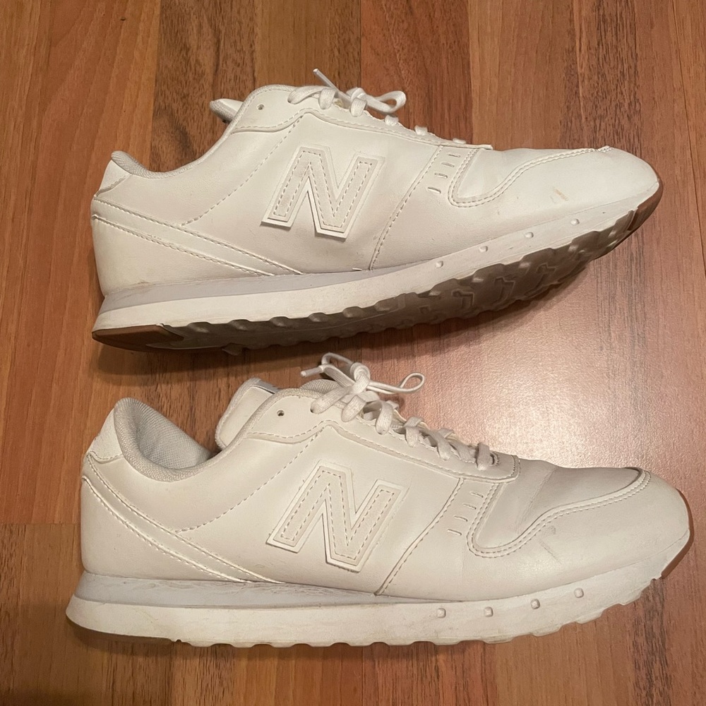 Women’s New Balance white sneakers. Size 10.5